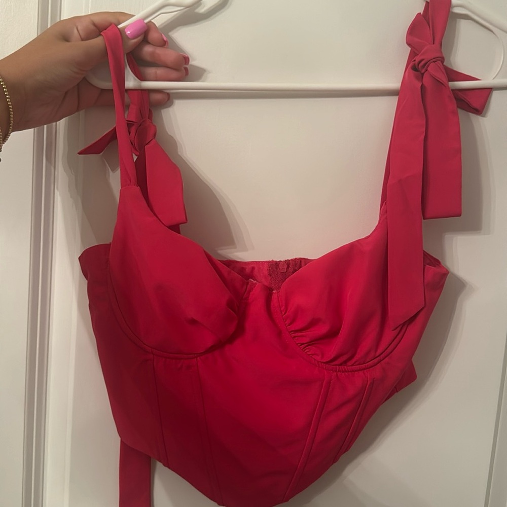 Cute fuchsia going out top